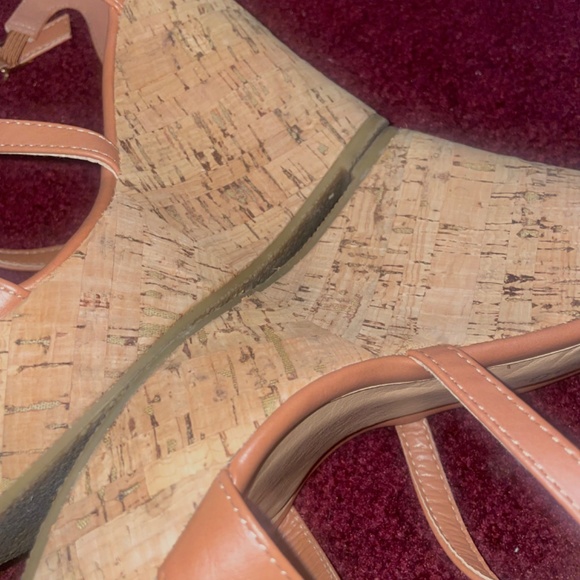 Weebo Tan Wedge Heels with Crossover design size 7 1/2 - Picture 6 of 6